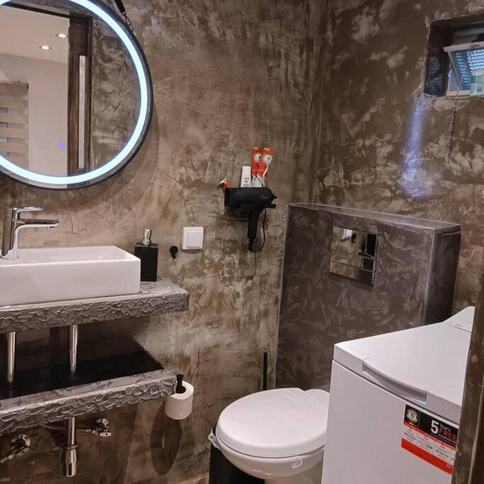 Апартаменты Boutique Eptalofos 15Min From Airport And Sea Kouvaras Экстерьер фото