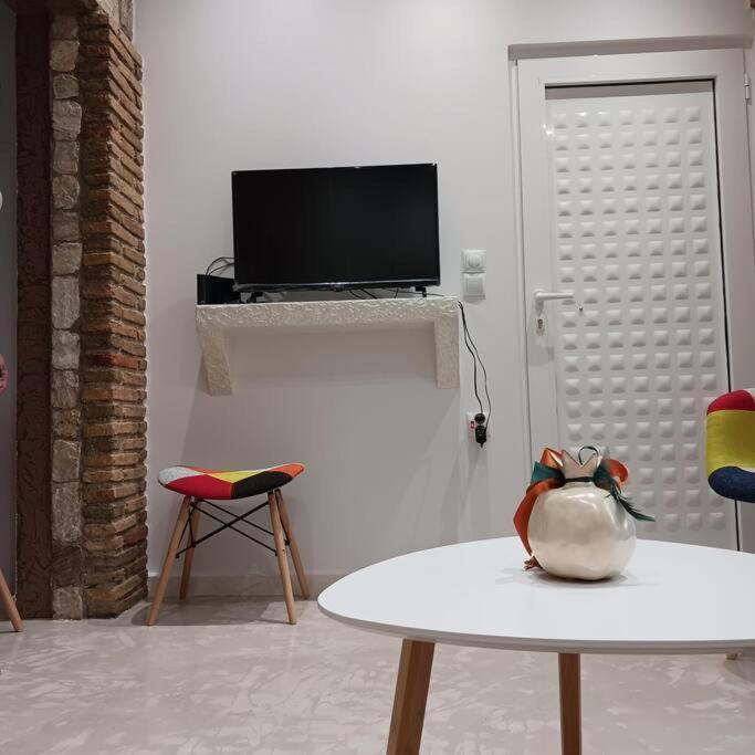 Апартаменты Boutique Eptalofos 15Min From Airport And Sea Kouvaras Экстерьер фото